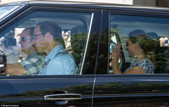 article-2375788-1AF8B7FF000005DC-667_964x616