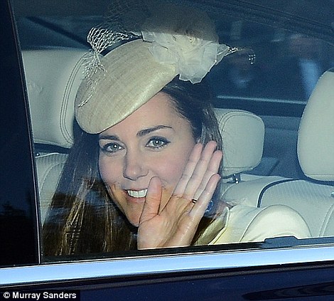 article-2472989-18EE09F500000578-125_470x423