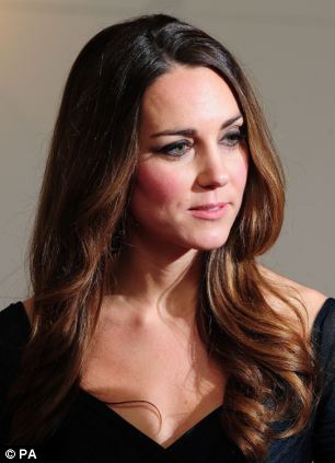 article-2475269-18F6381700000578-452_306x423