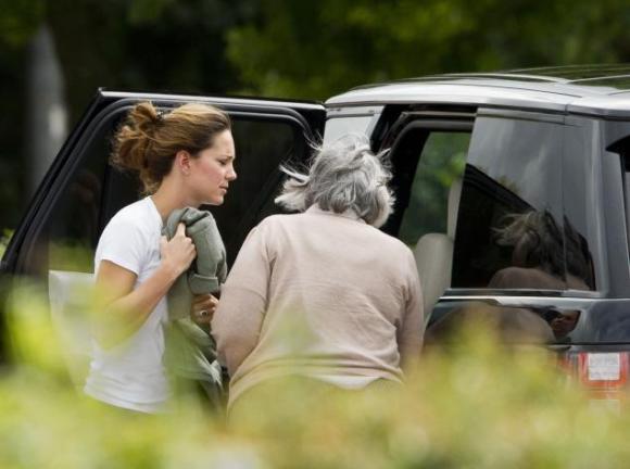Duchess of Cambridge and Jessie Webb [September 2013]