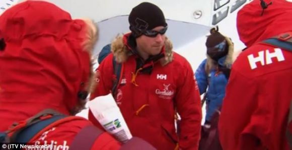 article-2511857-19965D8600000578-355_634x327