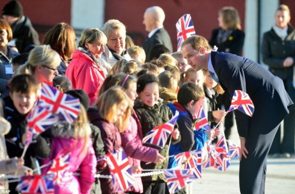 article-2511987-1995203D00000578-901_966x635