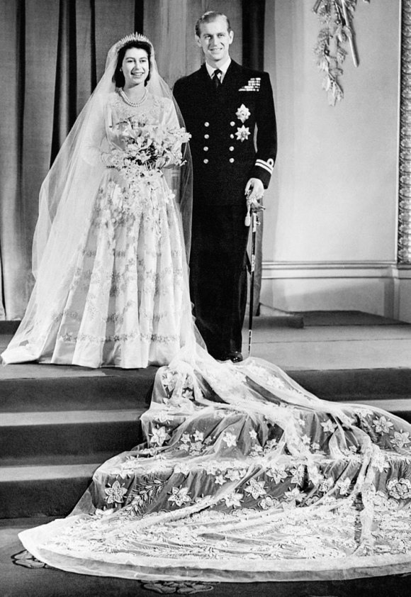 princess-elizabeth-philip-mountbatten-royal-wedding-738b-122110