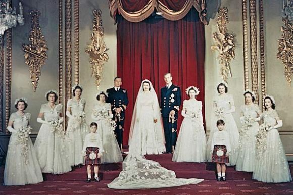 queen-elizabeth-royal-wedding-portrait-1947-590bes120210