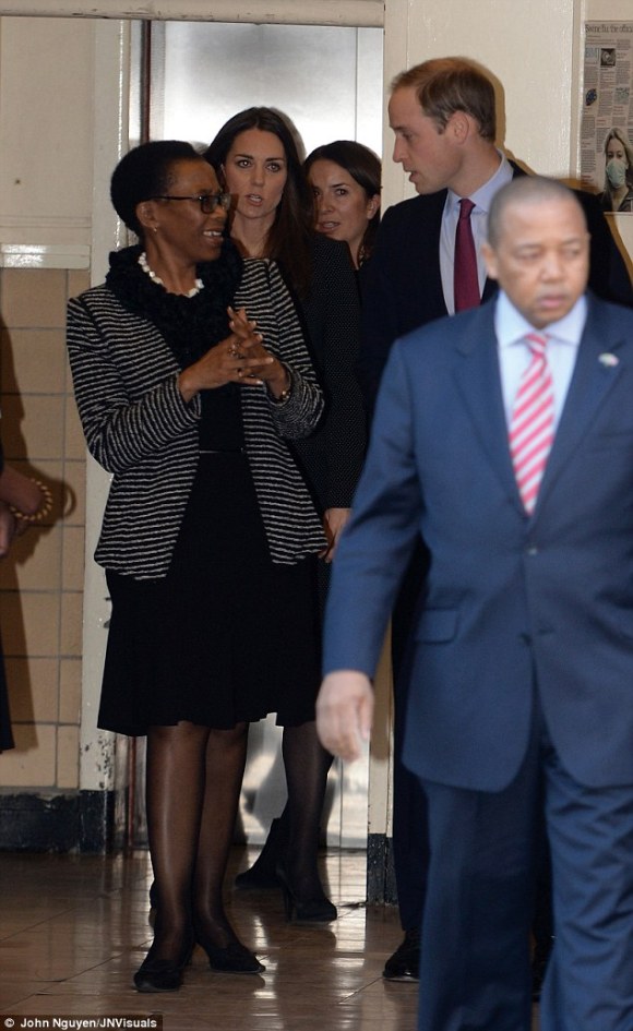 article-2522010-1A0776BC00000578-342_634x1033