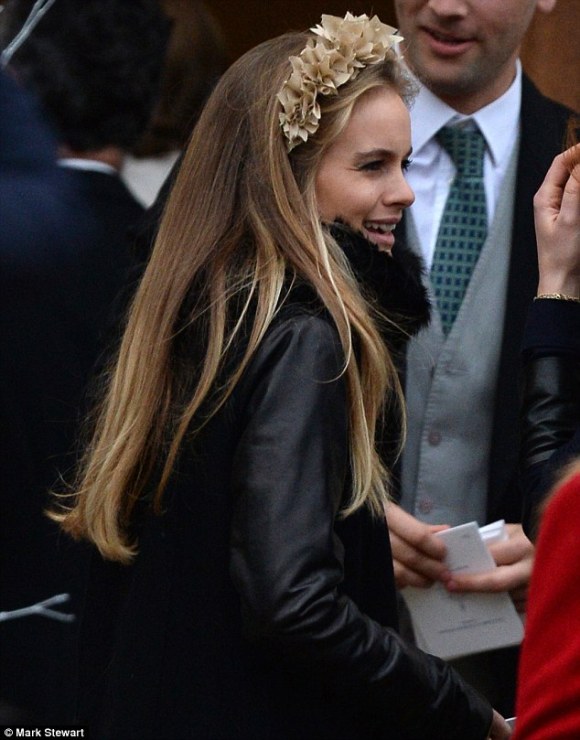 article-2523728-1A1A3A8B00000578-776_634x809