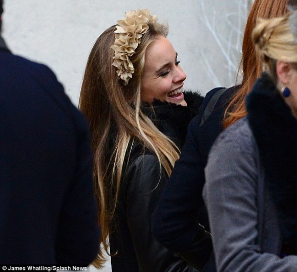 article-2523728-1A1A4CF100000578-595_634x582