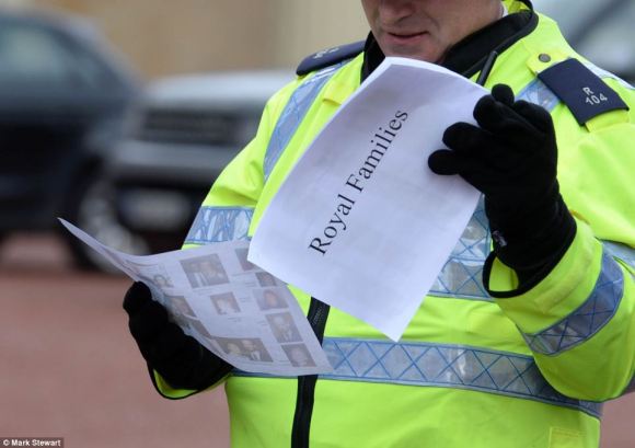 article-2525832-1A2E4E2000000578-292_964x680