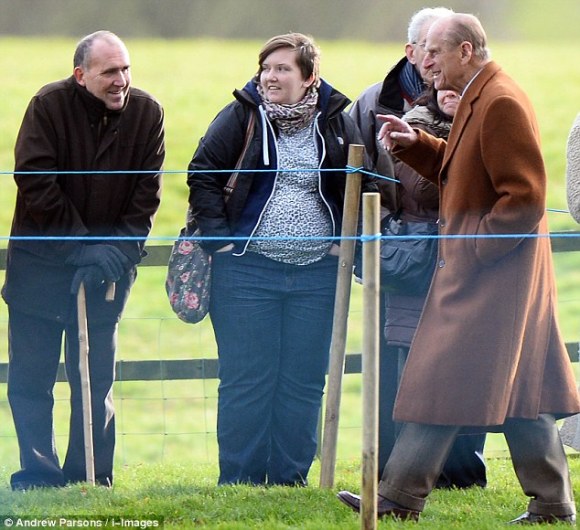 article-2527891-1A409B3100000578-594_634x580