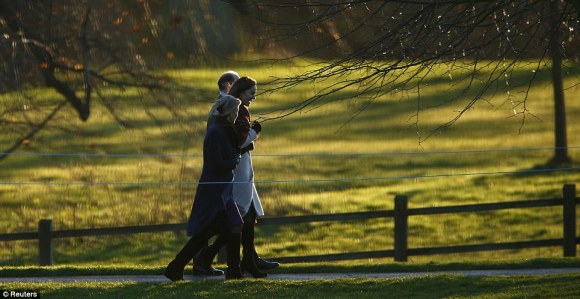 article-2529140-1A48480600000578-676_964x498