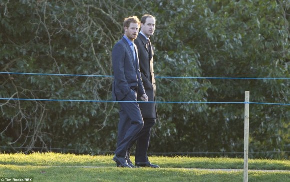 article-2529140-1A485BF000000578-682_964x608