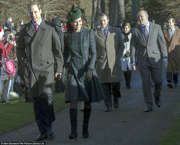 article-2529140-1A487B9100000578-504_964x782