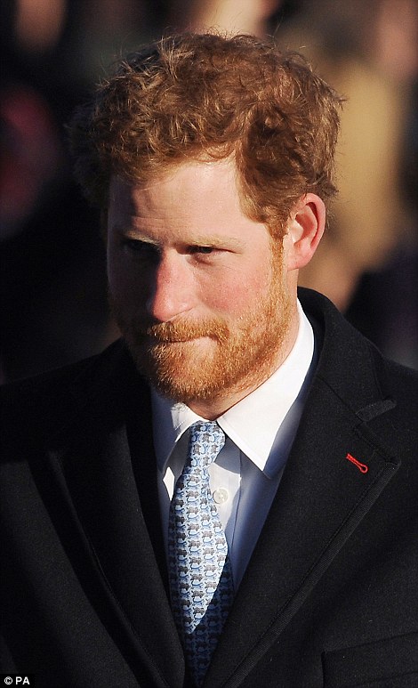 article-2529140-1A48885B00000578-735_470x773