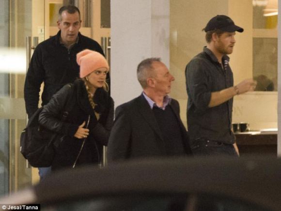 article-2540240-1AAFF7A600000578-792_634x477