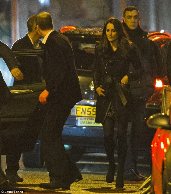 article-0-1BF7383400000578-571_634x719