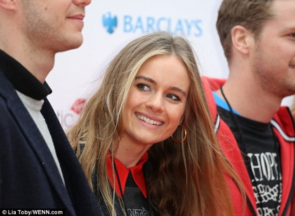 article-2575516-1C19BE3300000578-47_634x464