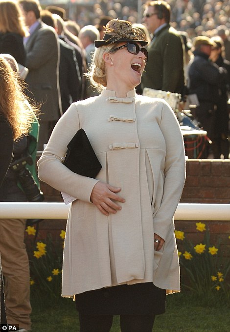 article-2578334-1C32590C00000578-694_470x676