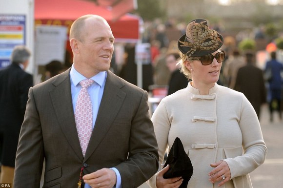 article-2578334-1C32604400000578-395_964x641