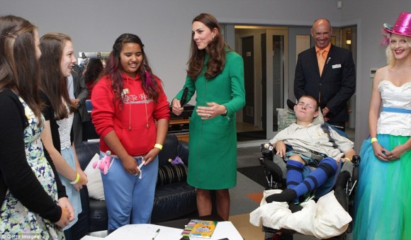 article-0-1D0B2B4B00000578-114_964x565