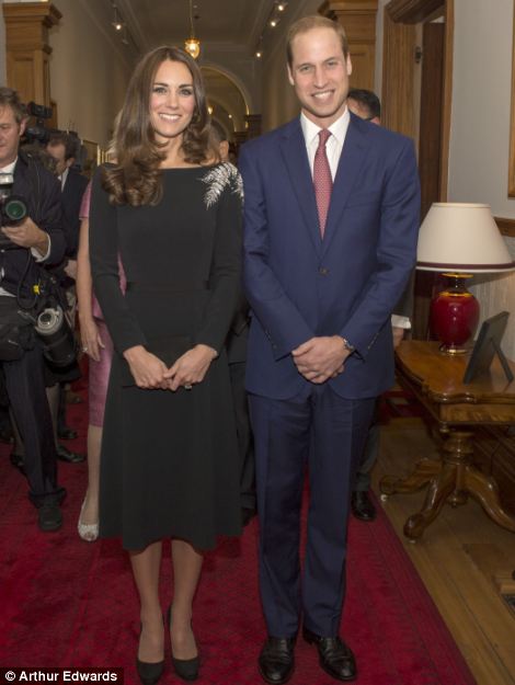 article-2601303-1CFD7E7000000578-436_470x625